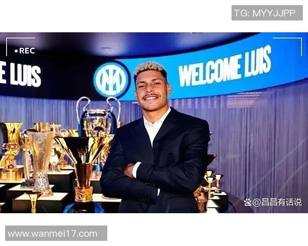 足球明星奢华钱包高清图片展示揭秘他们的财富与品味